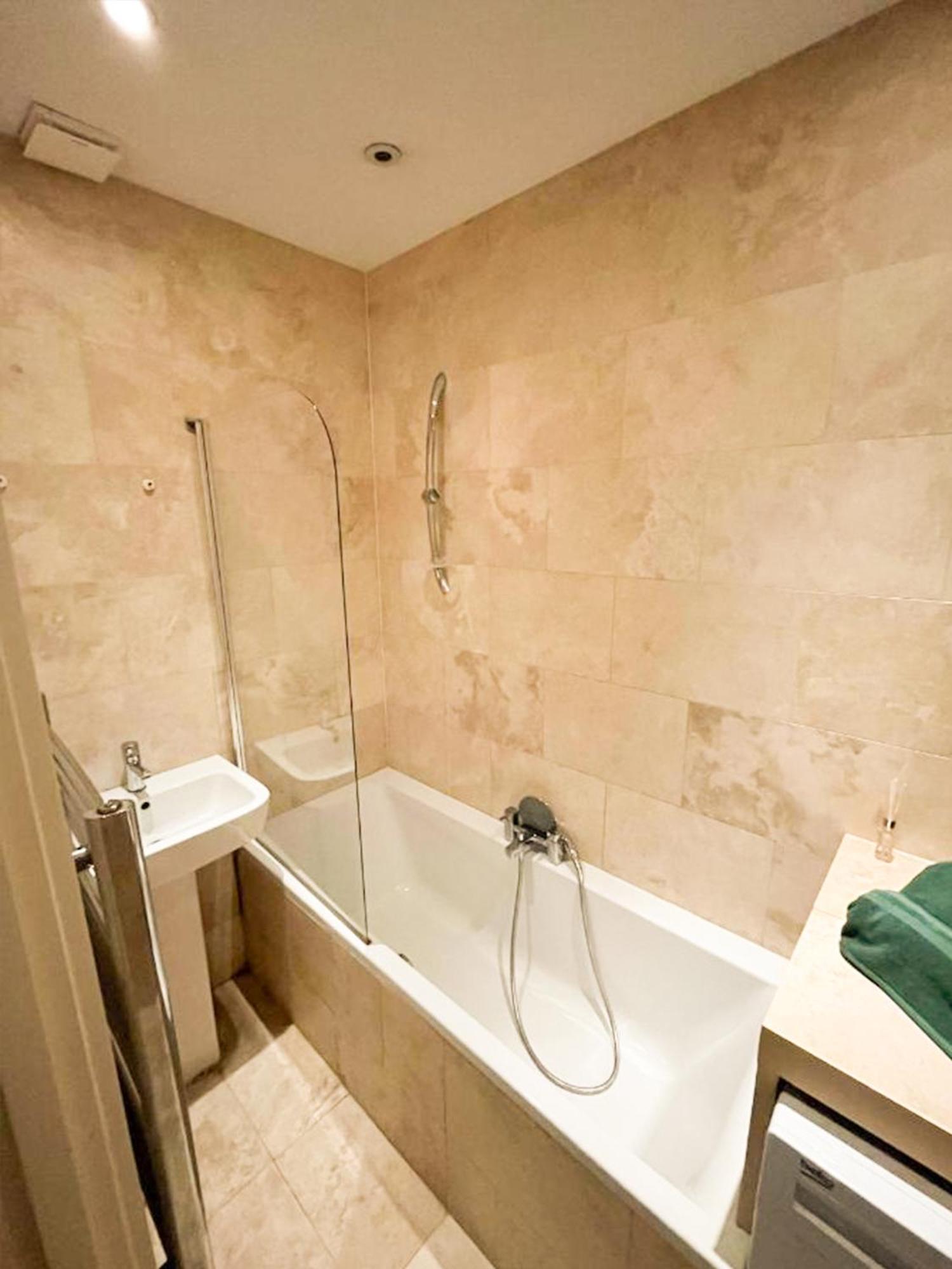 Apartment Moments From Hyde Park Londra Esterno foto
